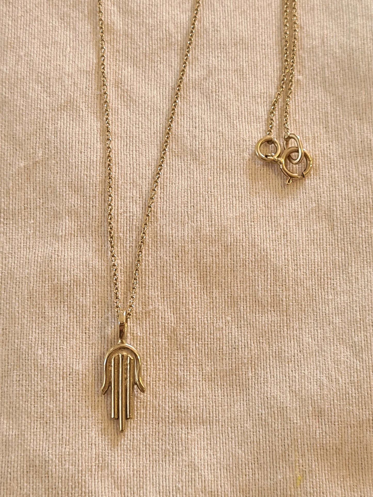 Hamsika Amulet Necklace Gold Plated