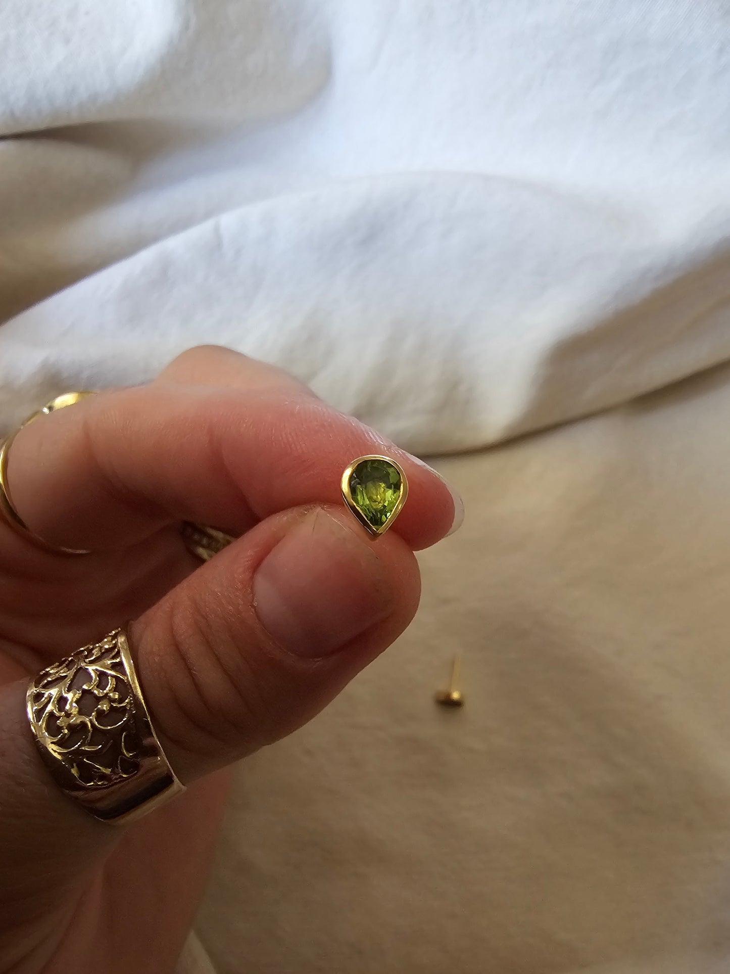 Pear Studs 14K