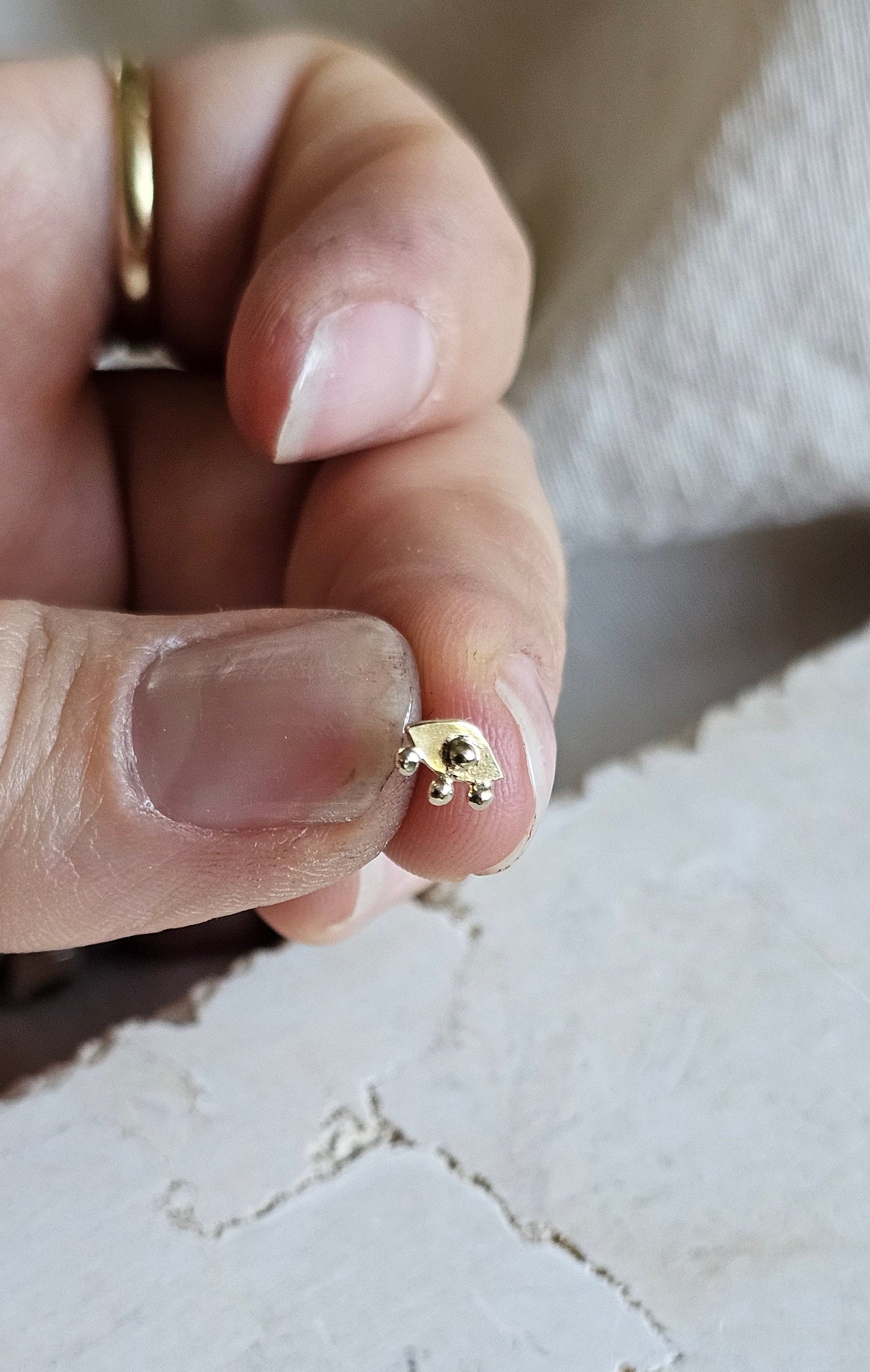 Tiny Eye Stud 14K