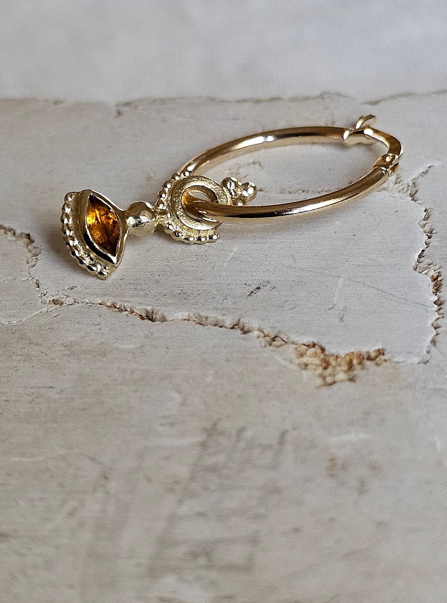 Nefertiti Hoop 14K