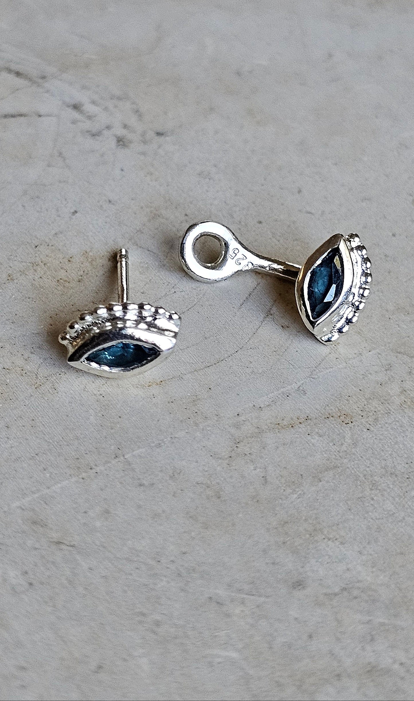 Double Eye Silver