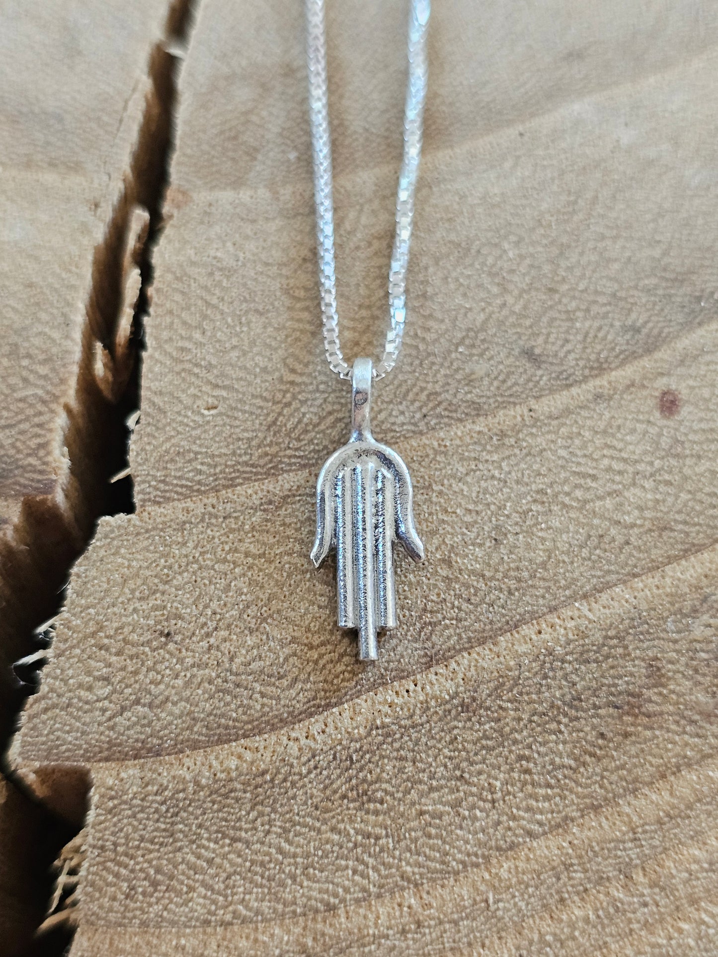 Hamsika Amulet Necklace Silver