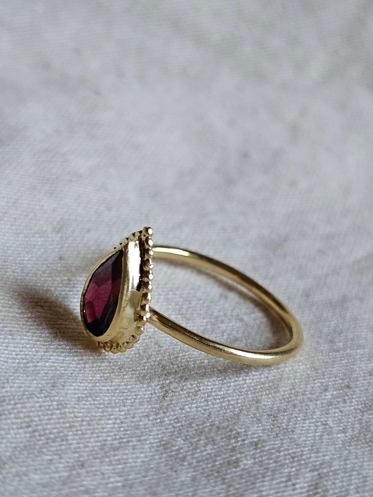 Drop Ring 14K