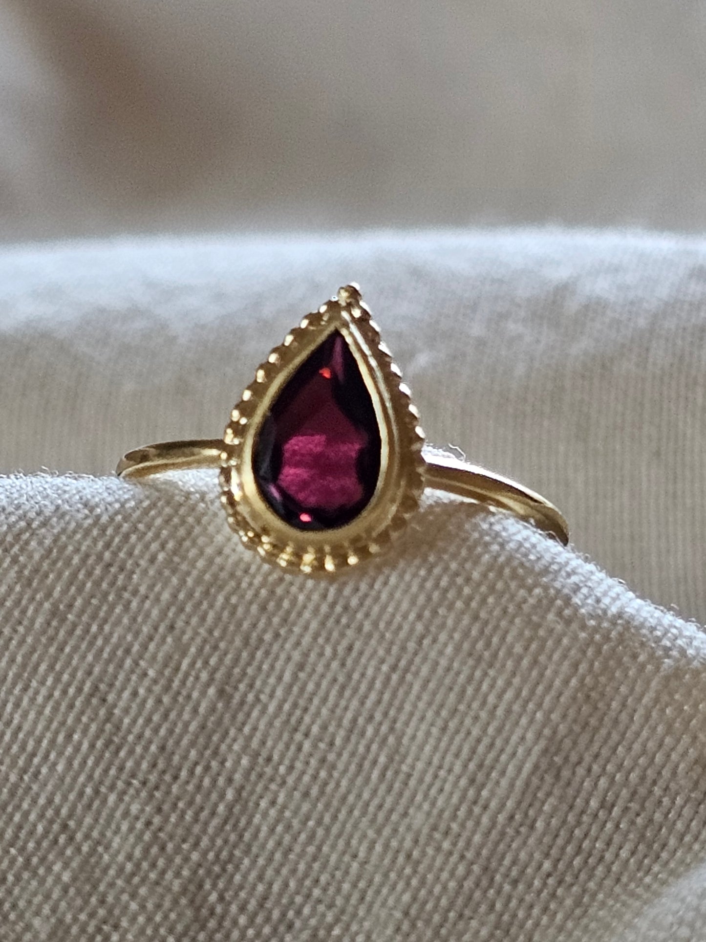 Drop Ring 14K