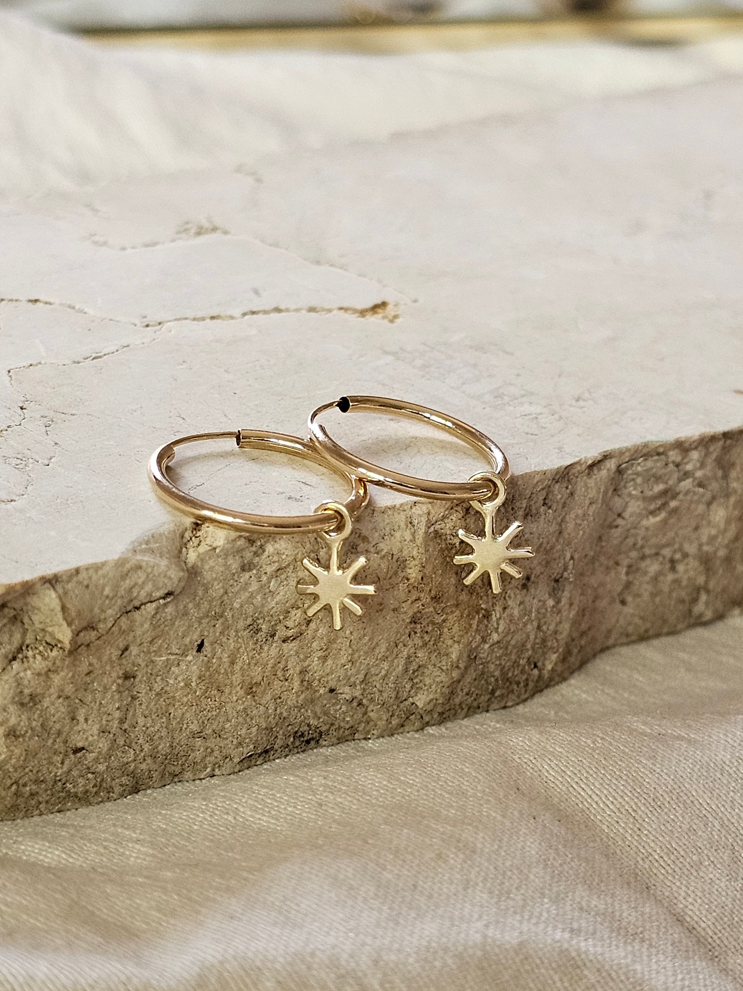 Sol Hoop Earrings 14K