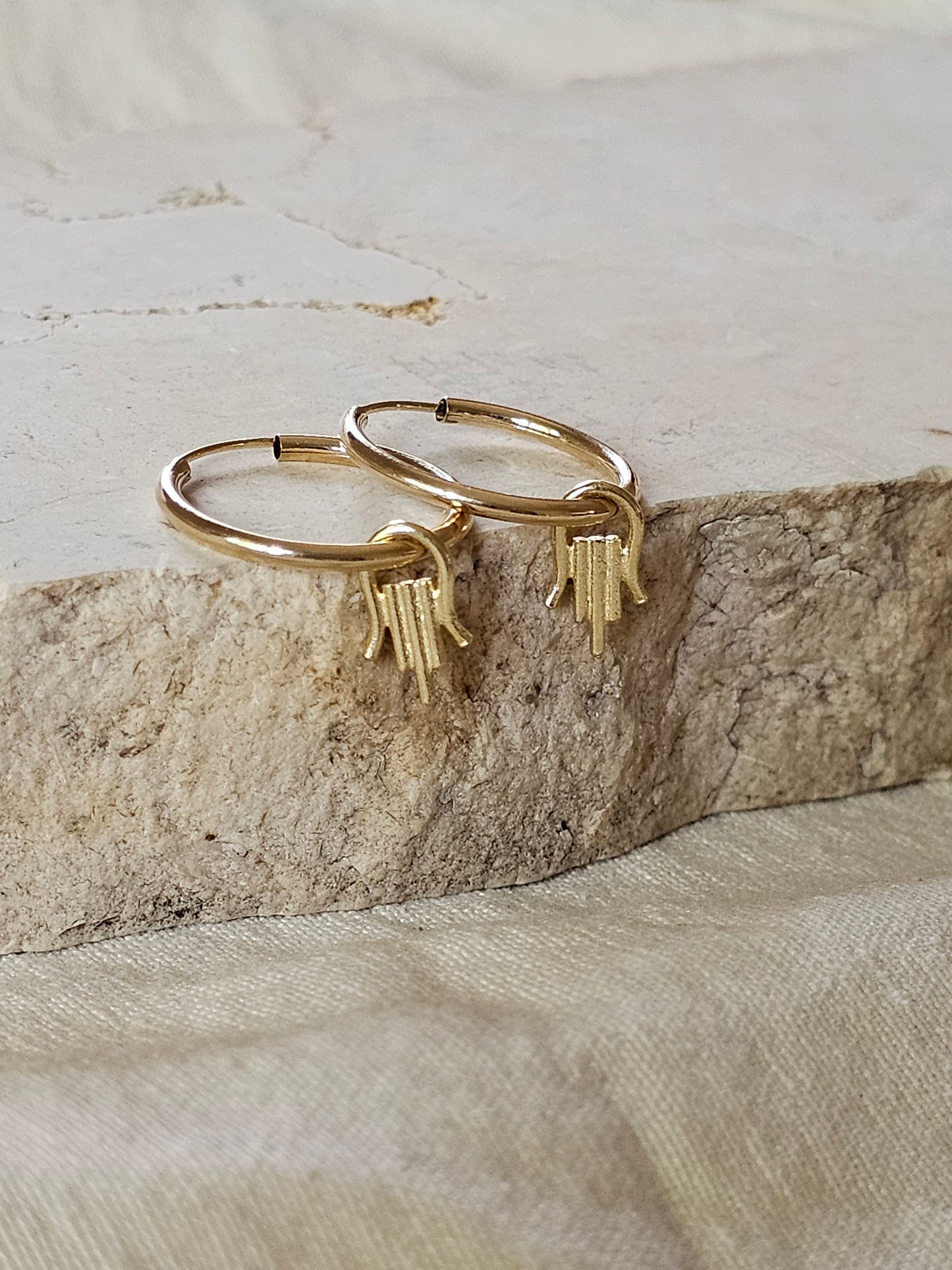 Hamsika Hoop Earrings 14K
