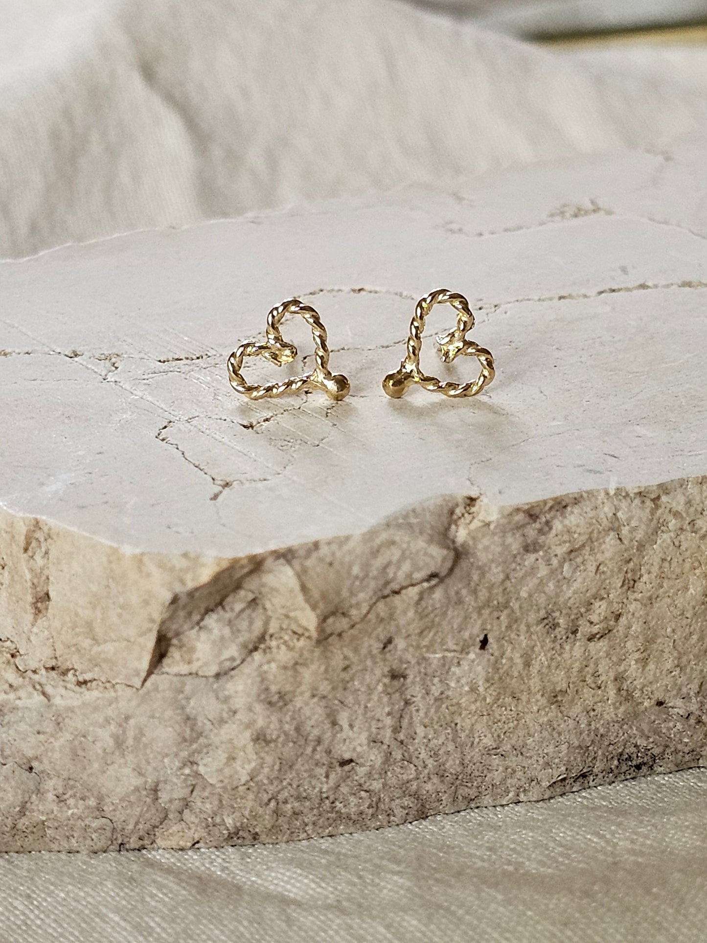 Heart Stud Earrings 14K