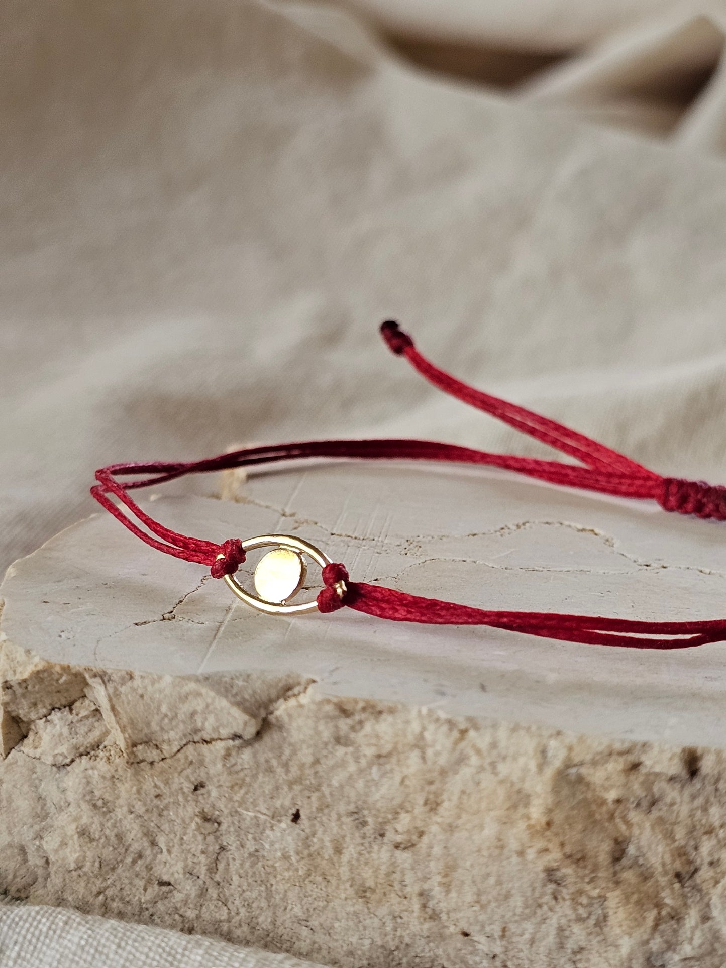 Eye Thread Bracelet 14K