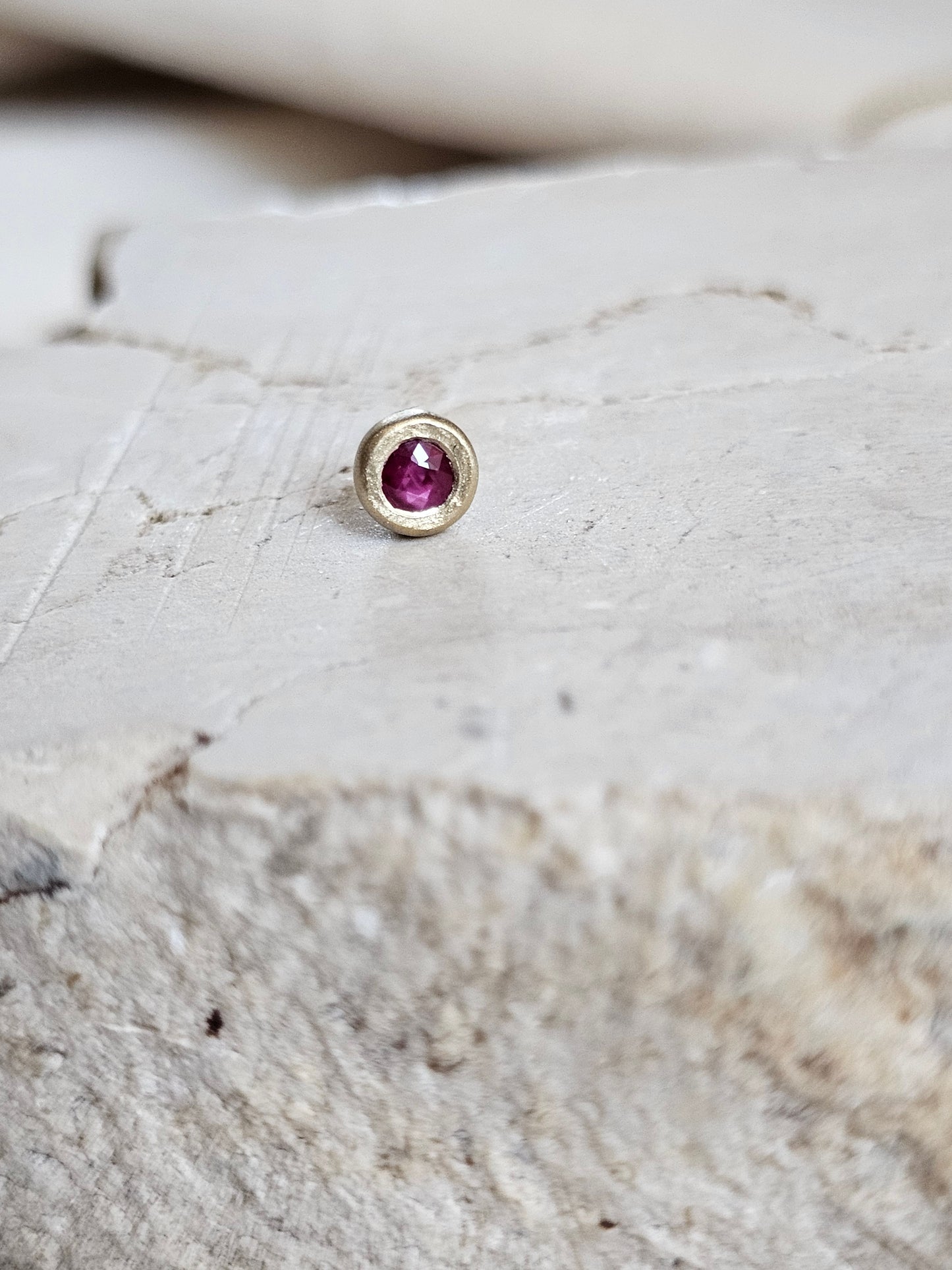 Gem Dot Stud 14K