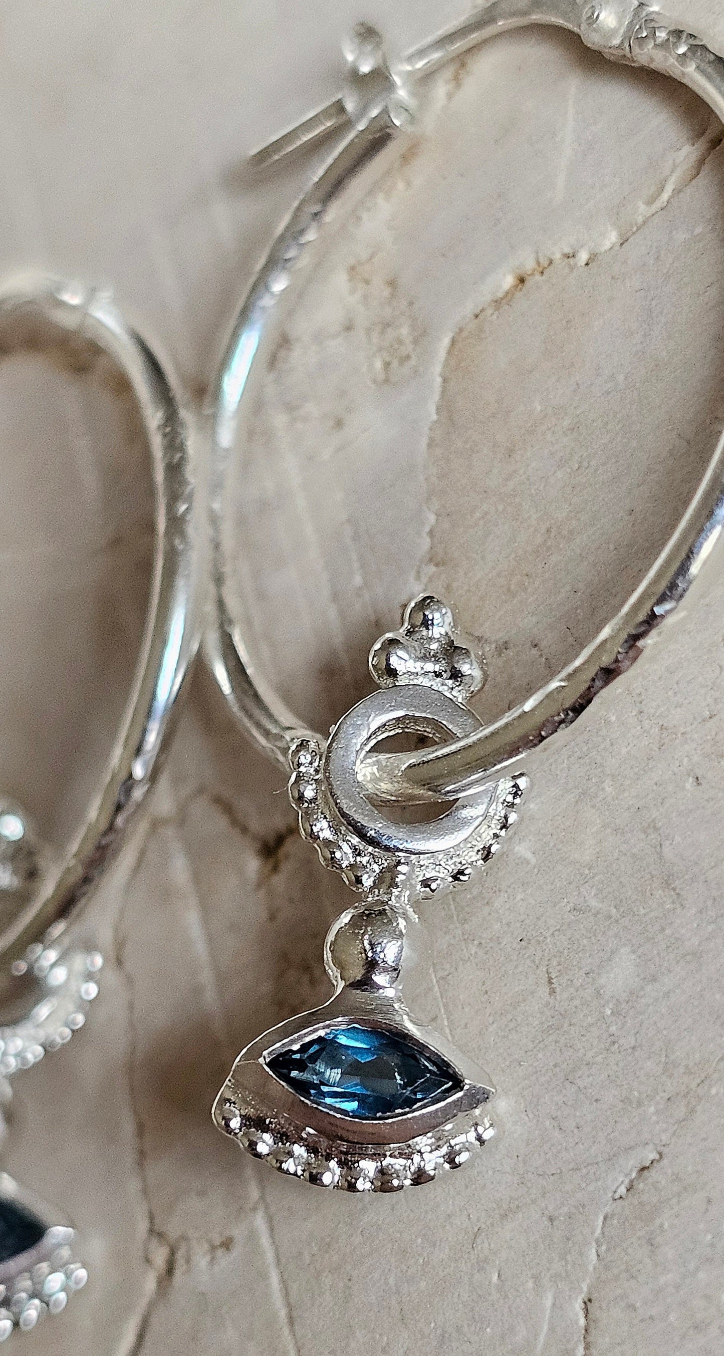 Nefertiti Hoops Silver