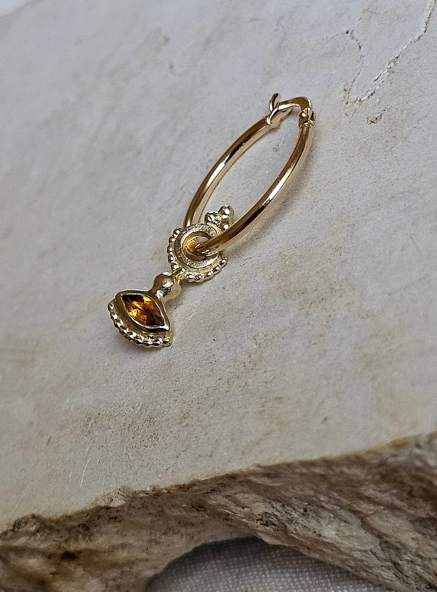 Nefertiti Hoop 14K