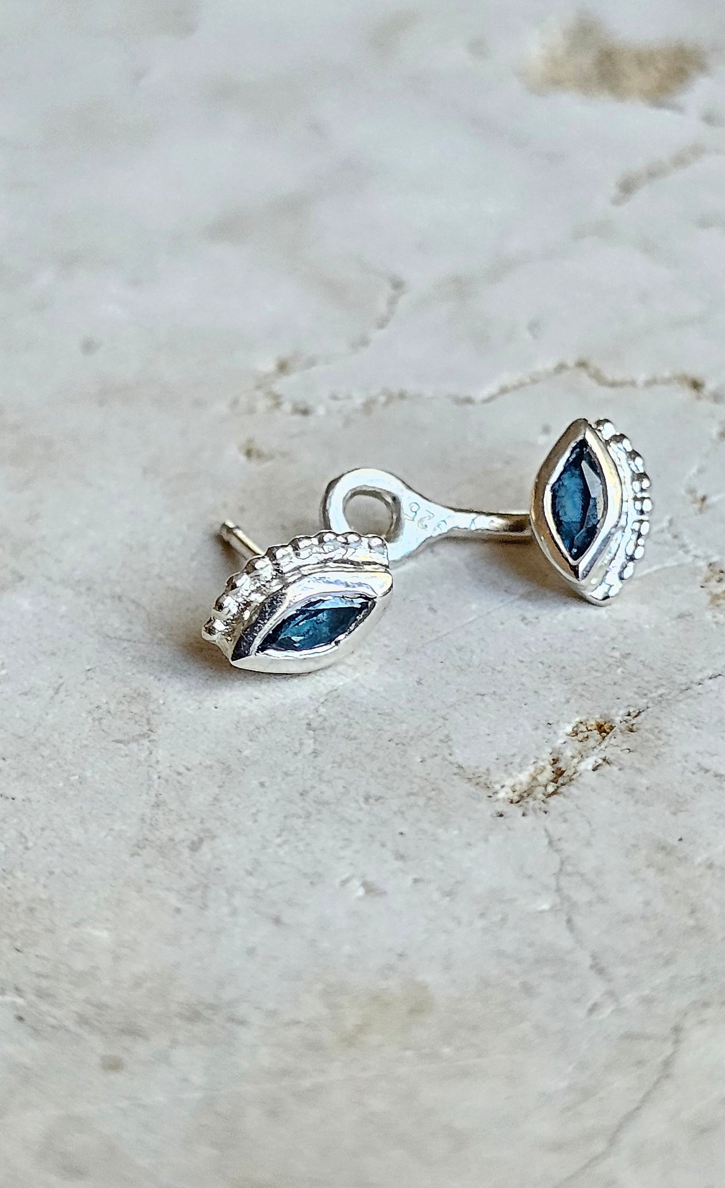 Double Eye Silver