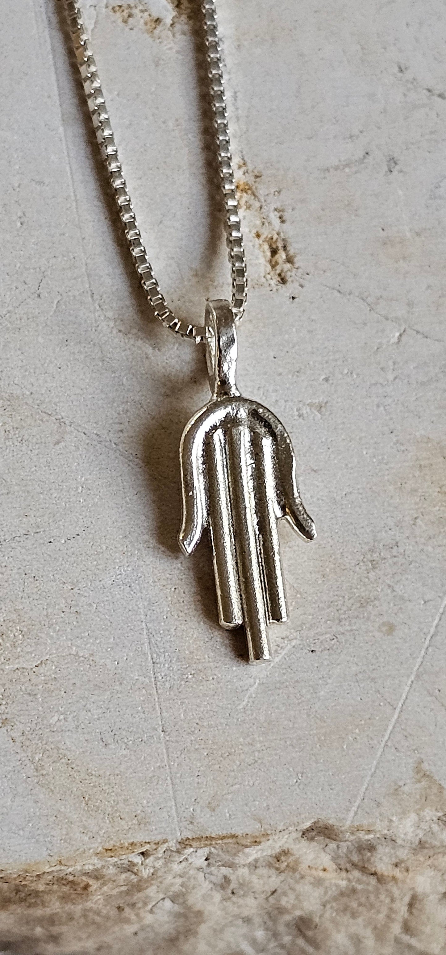Hamsika Amulet Necklace Silver