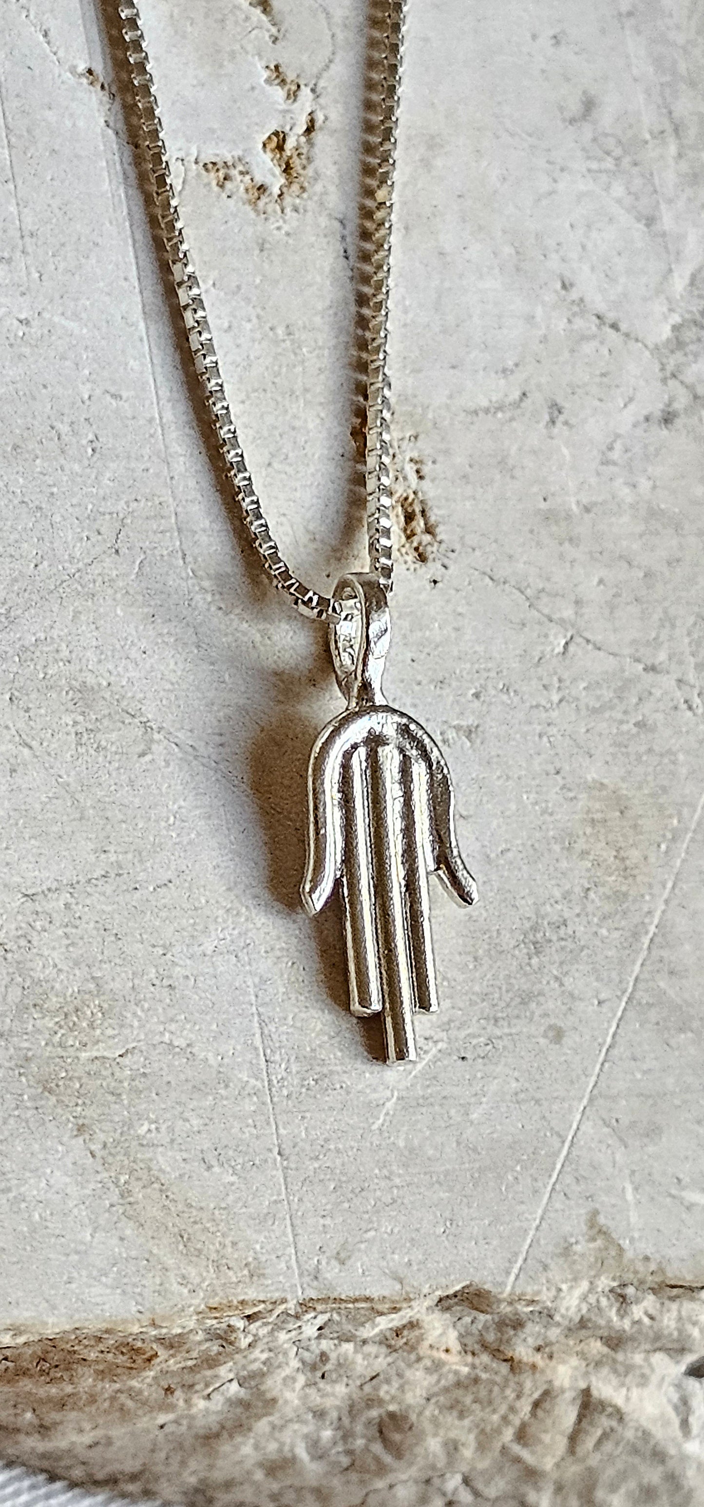 Hamsika Amulet Necklace Silver