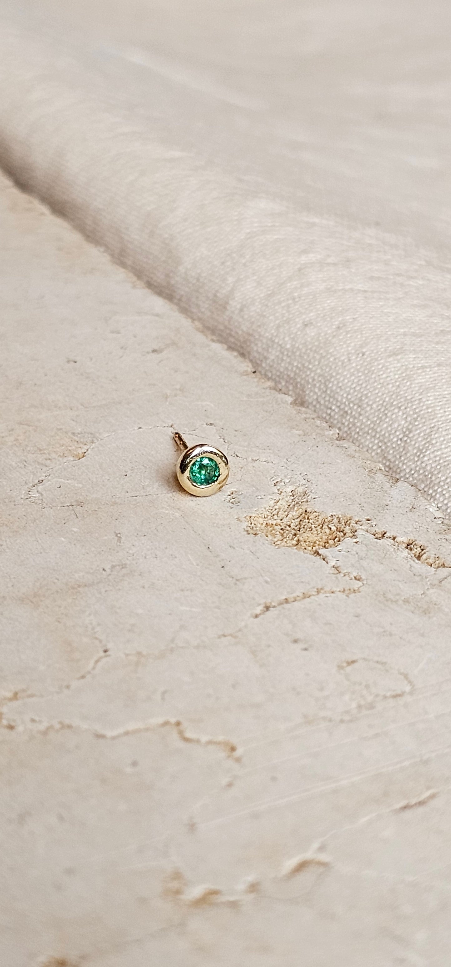 Gem Dot Stud 14K